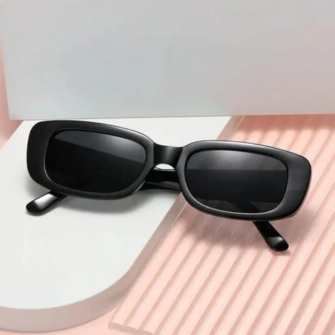 Retro Black Rectangle Sunglasses – UV400 Fashion Shades (Unisex)
