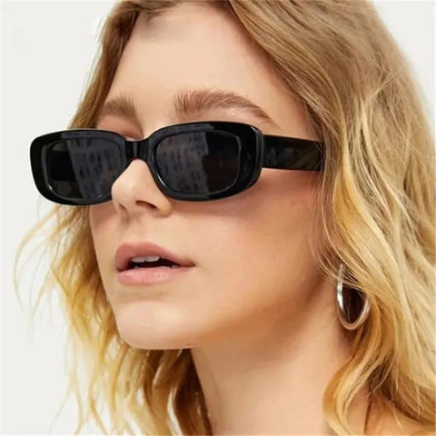Retro Black Rectangle Sunglasses – UV400 Fashion Shades (Unisex)